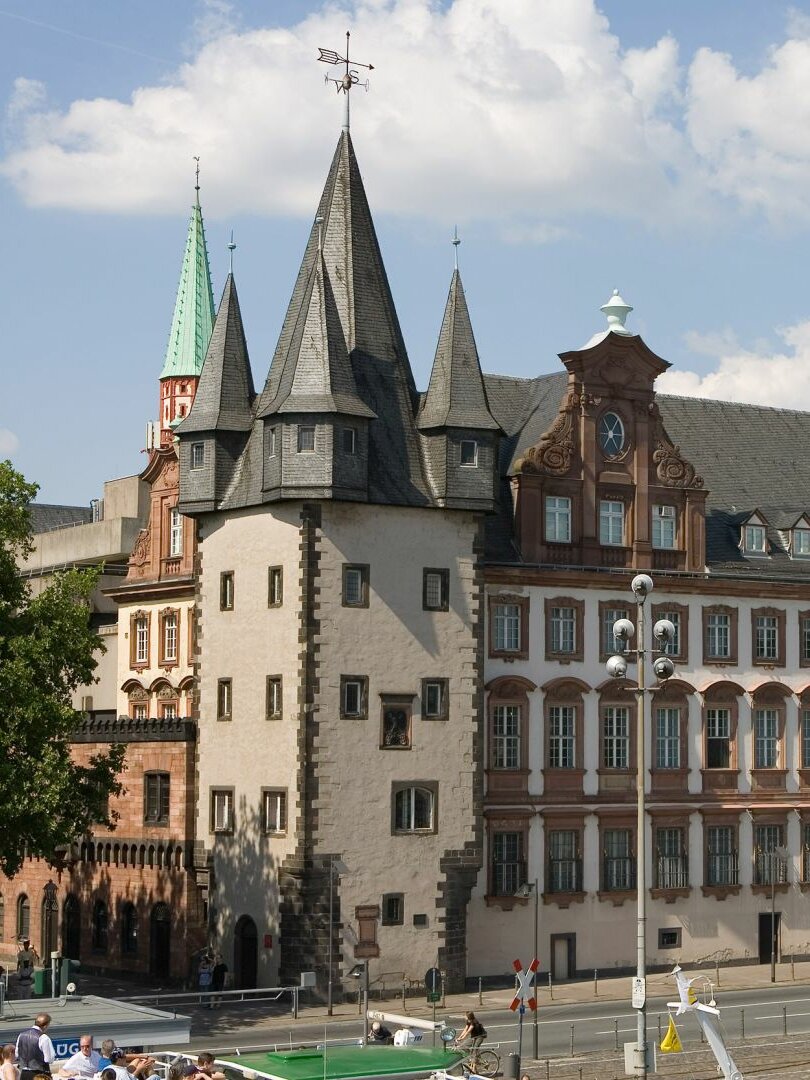 Frankfurt Am Main-Saalhof - wikipedia