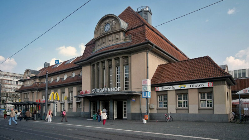 EvaK - Südbahnhof - Wikimedia