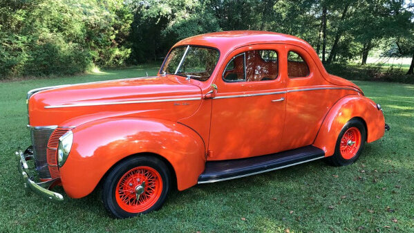 1940 ford deluxe coupe 12 - motortrend.com